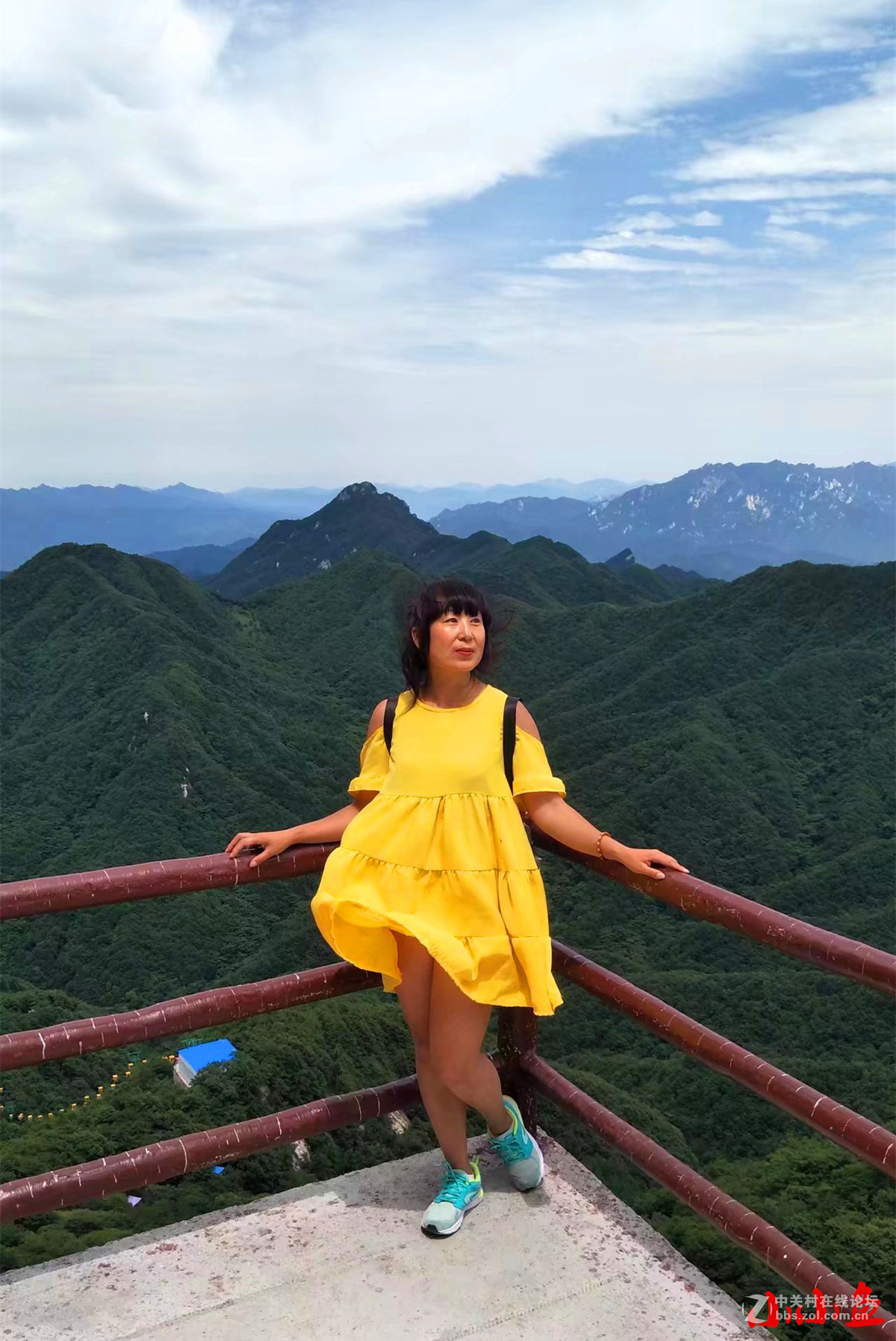 登河南第一高玻璃观景台  观中原云海