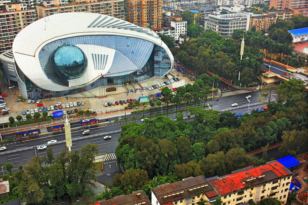 南寧市民族廣場新民立交陰雨天風景