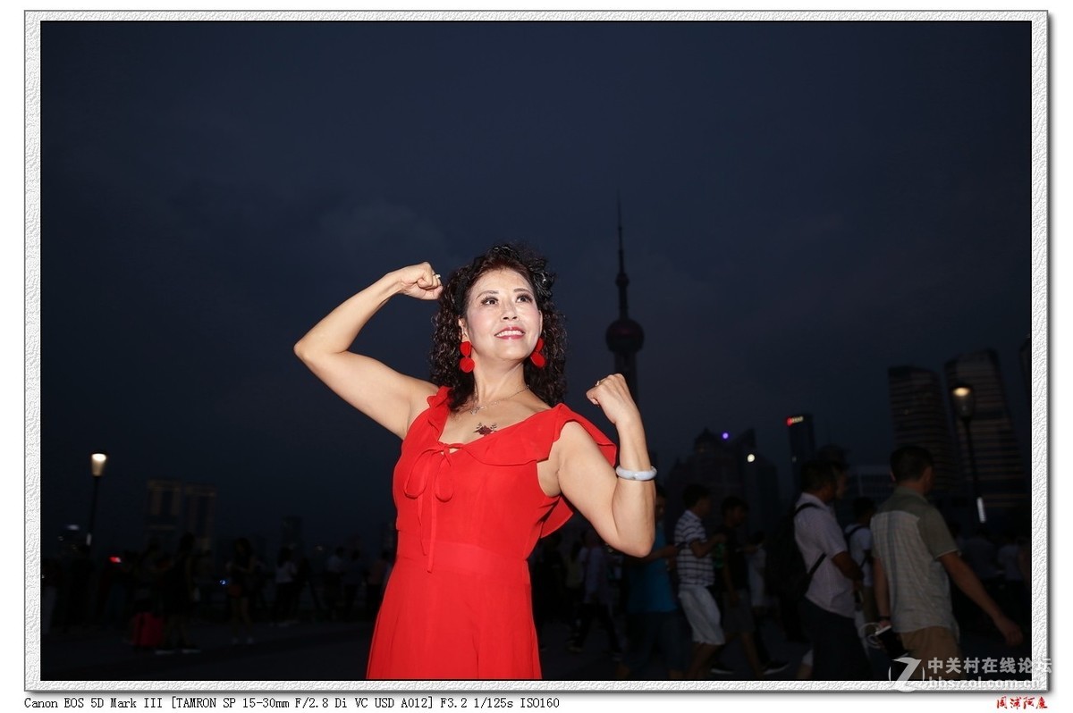 上海外滩夜景人像