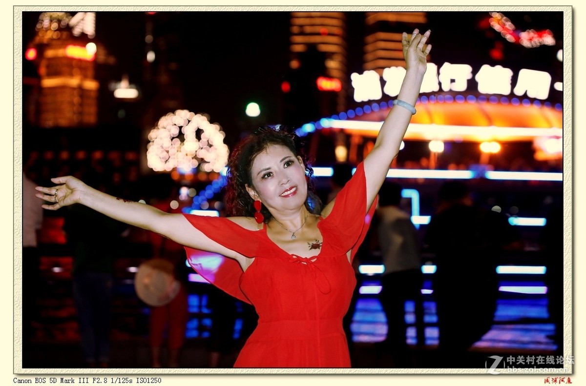 上海外滩夜景人像