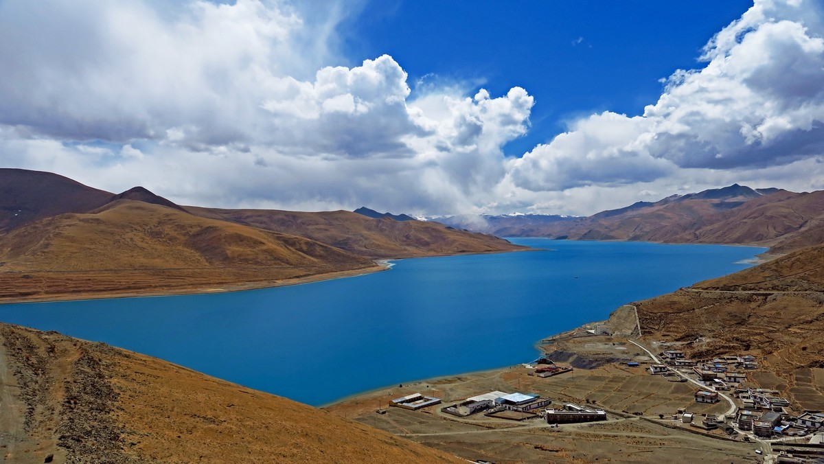 天上西藏------ 羊 卓 雍 措