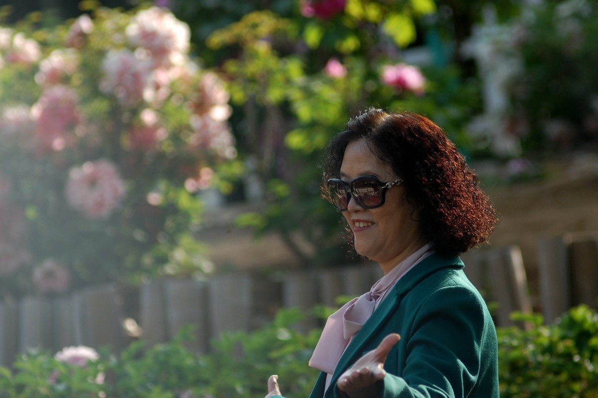 牡丹园里的女士们美