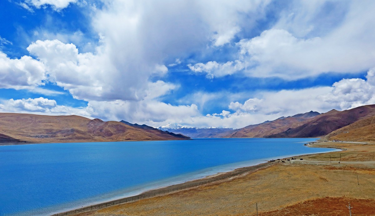 天上西藏------ 羊 卓 雍 措