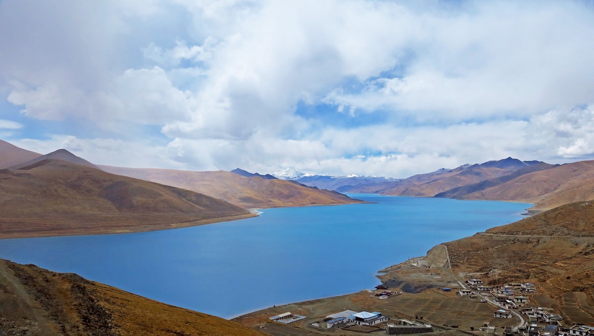 天上西藏------ 羊 卓 雍 措