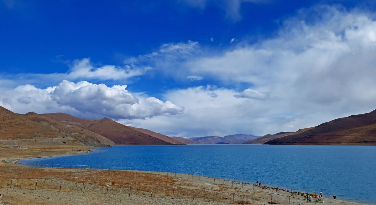 天上西藏------ 羊 卓 雍 措