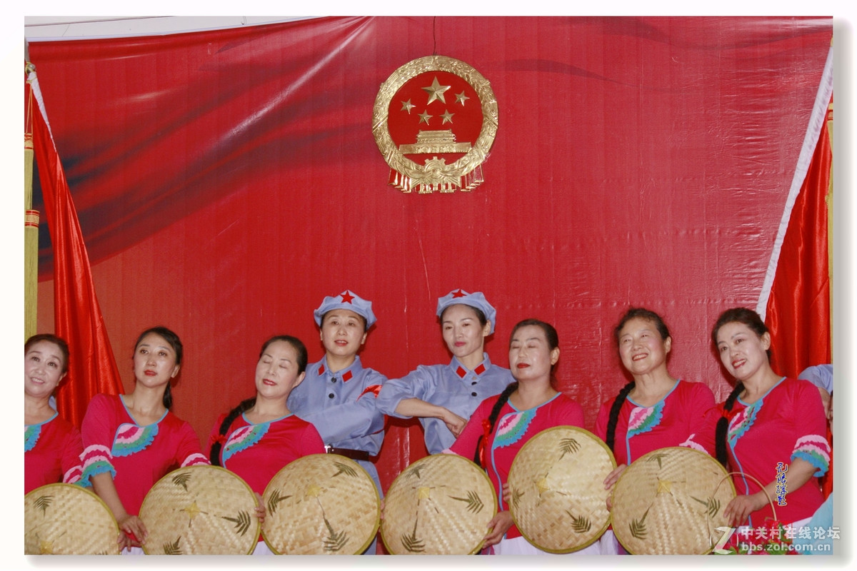 沛县老年大学庆七一，军民鱼水情义深似海。