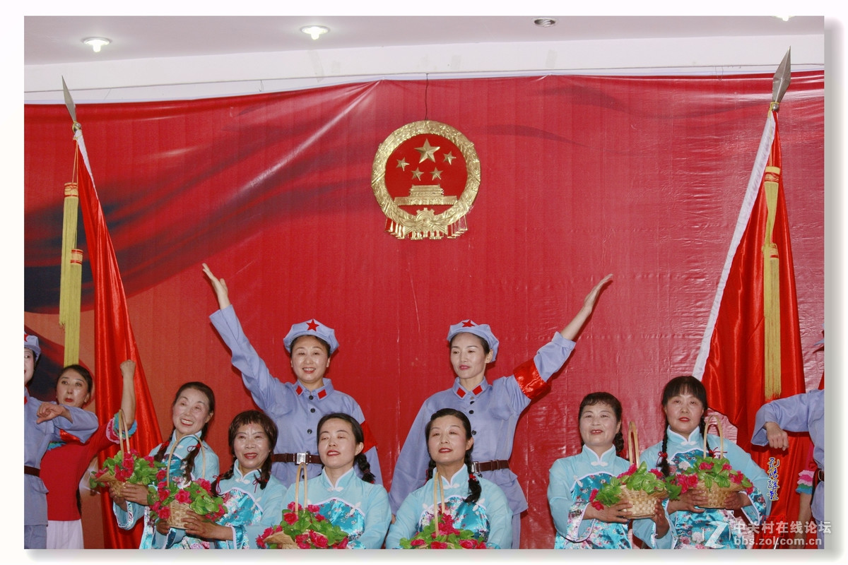 沛县老年大学庆七一，军民鱼水情义深似海。