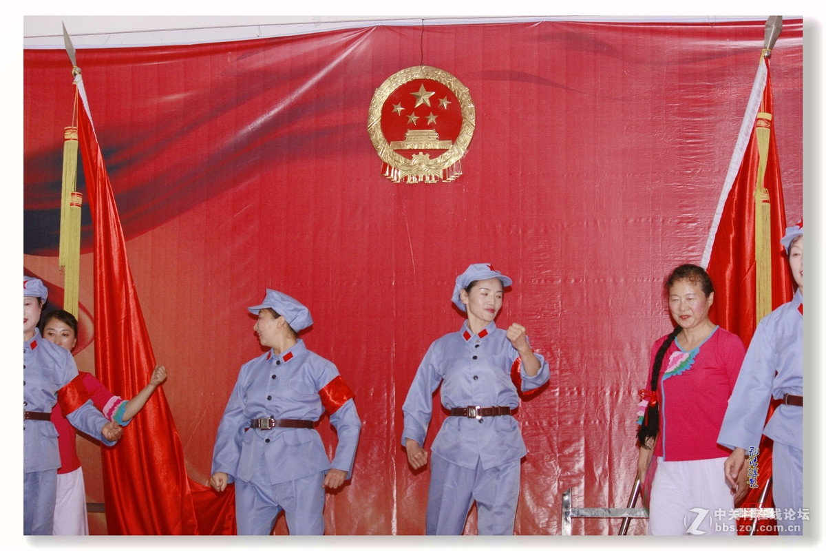 沛县老年大学庆七一，军民鱼水情义深似海。