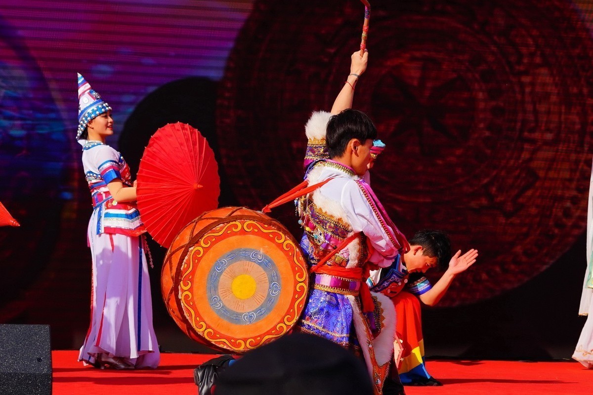 2018年朝阳公园国际风情节-云南歌舞团-伞舞