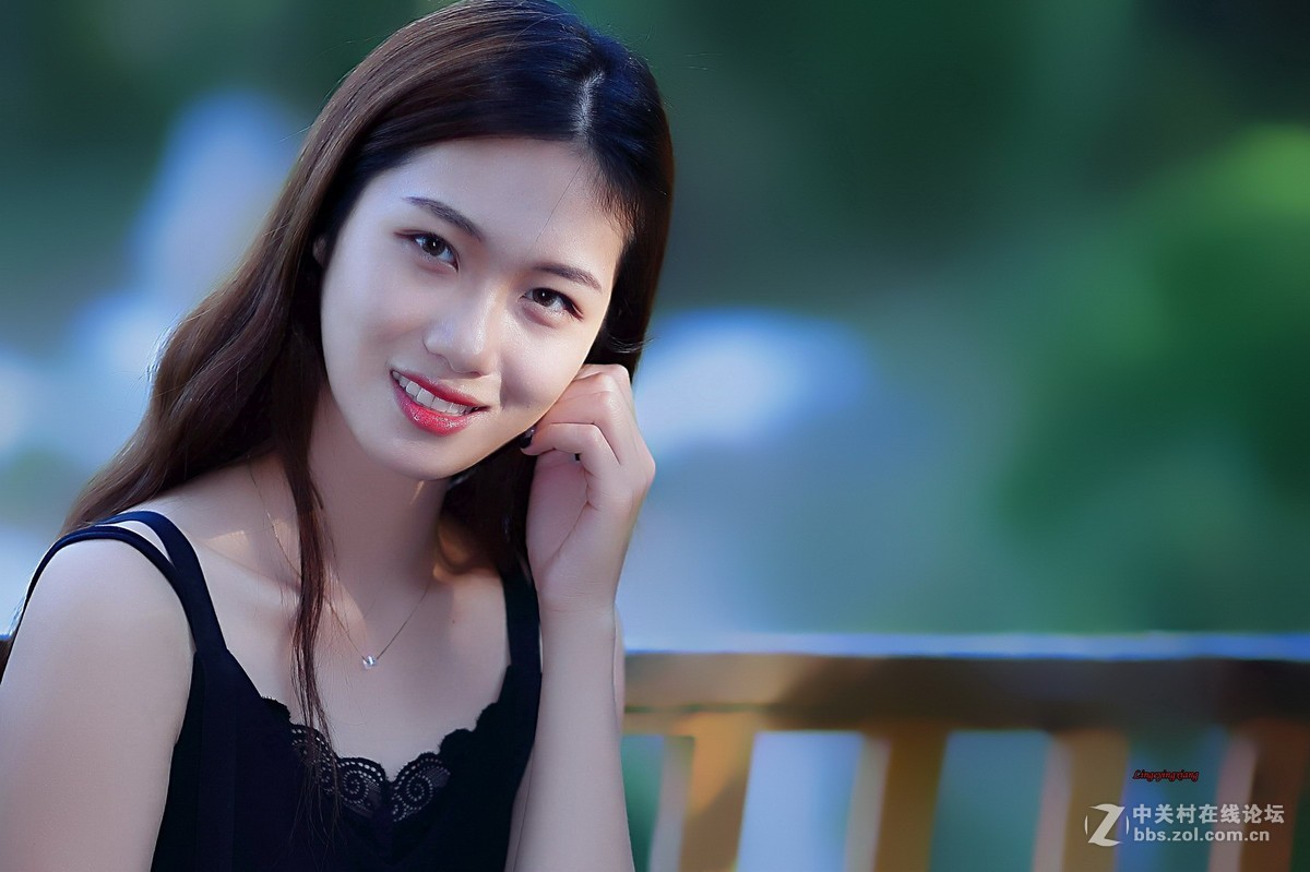 女大学生雨涵长虹公园人像习拍