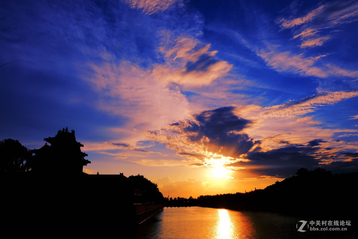 借阅兵蓝出去溜了一圈