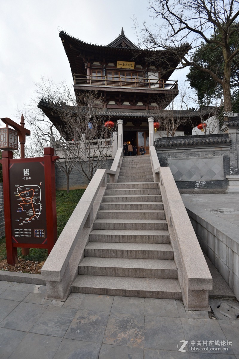 镇江三山名胜之一  （北固山）