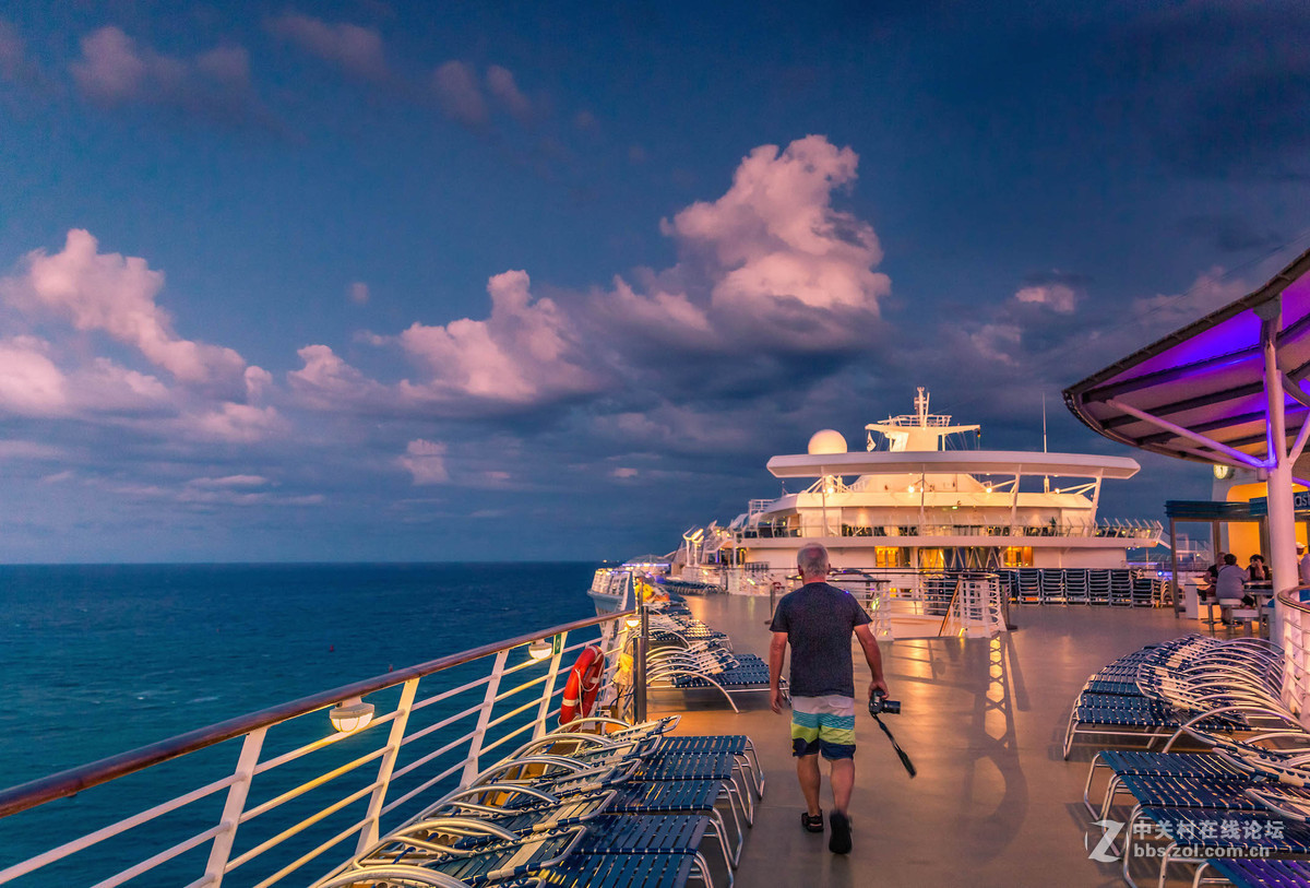 海上绿洲号邮轮船上留影3