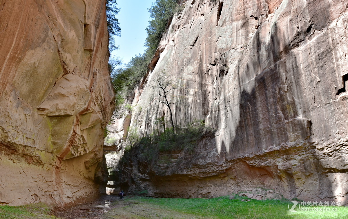 引人入胜的延安甘泉县蛇河大峡谷