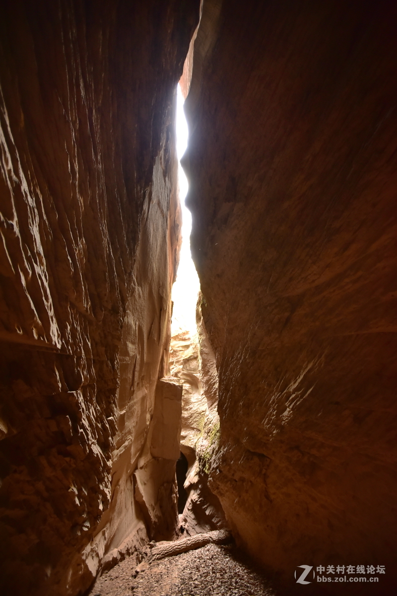 引人入胜的延安甘泉县蛇河大峡谷