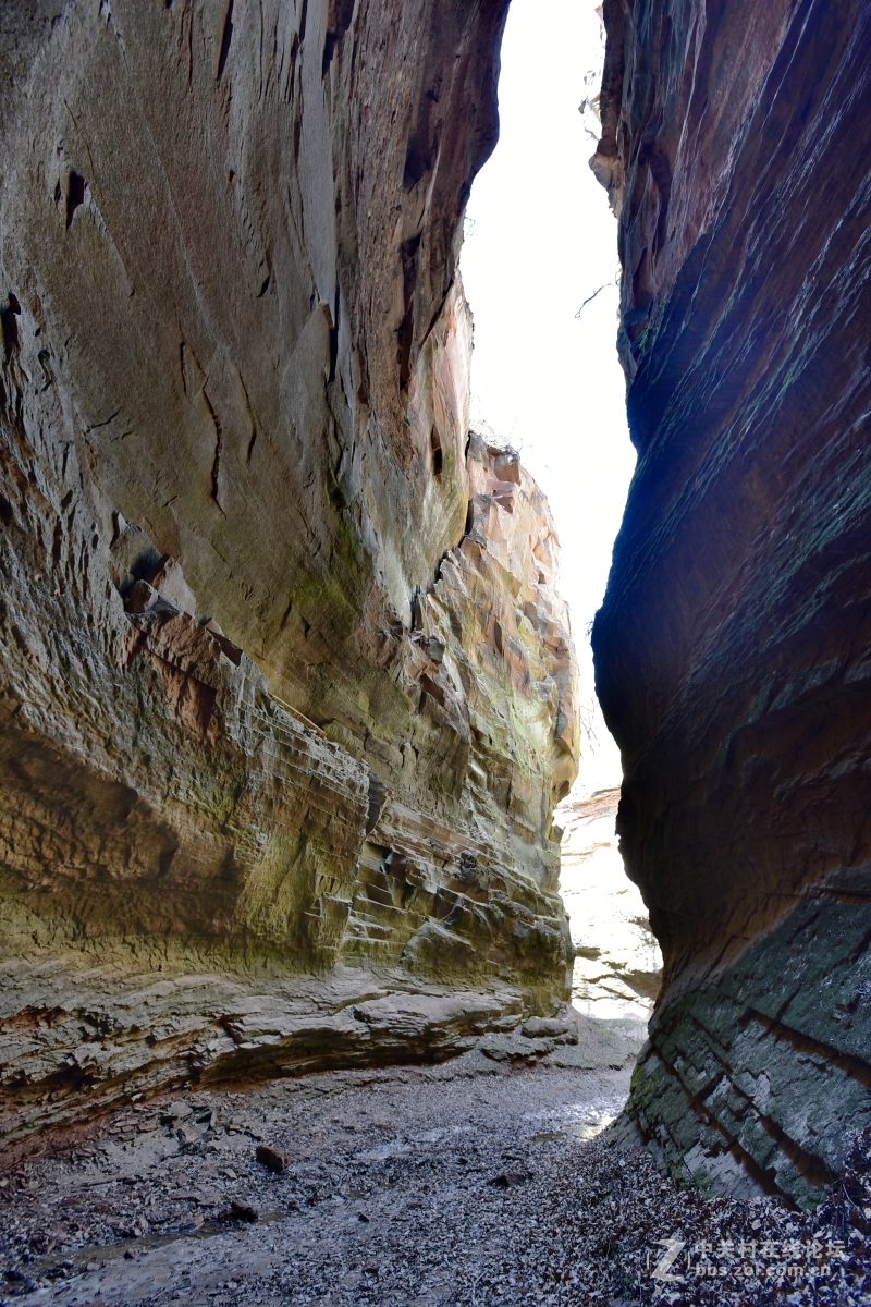 引人入胜的延安甘泉县蛇河大峡谷