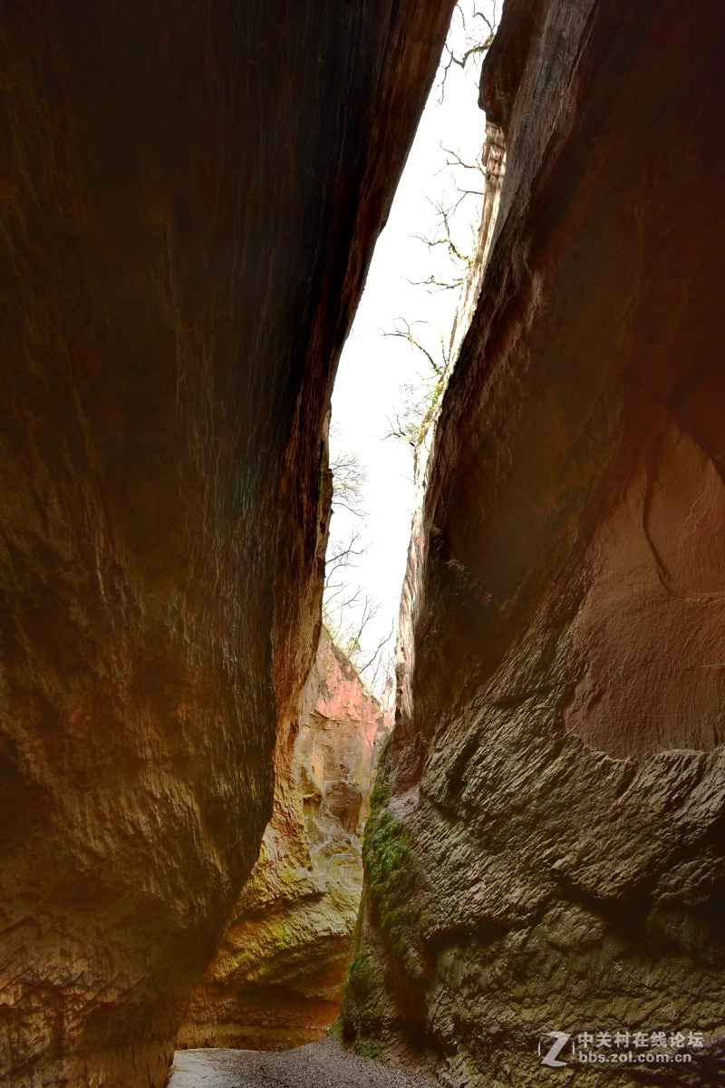 引人入胜的延安甘泉县蛇河大峡谷
