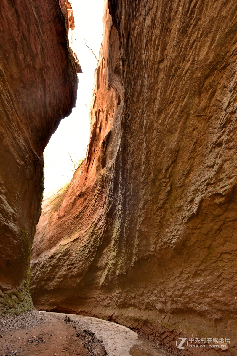 引人入胜的延安甘泉县蛇河大峡谷