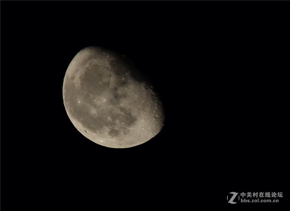 拍出来的月亮颜值不高啊！