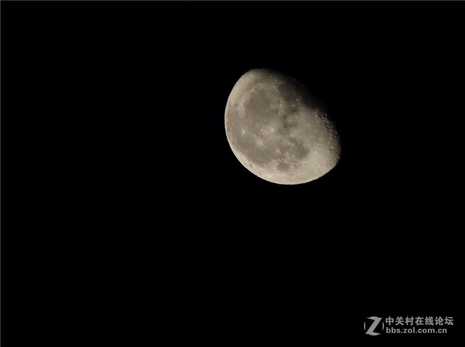拍出来的月亮颜值不高啊！