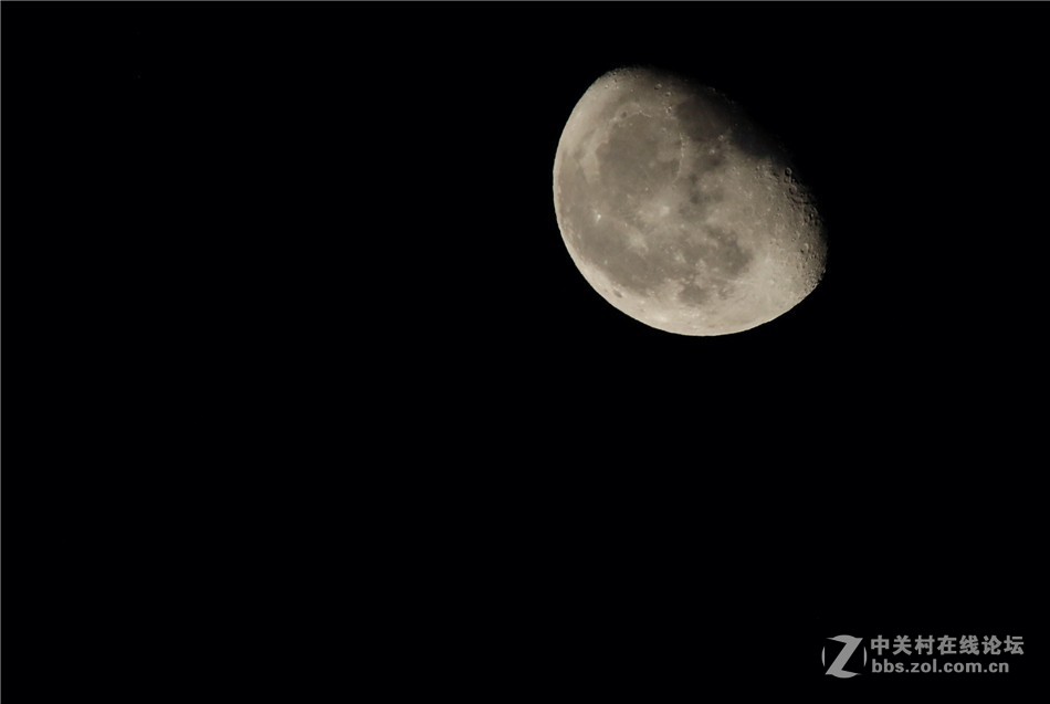拍出来的月亮颜值不高啊！