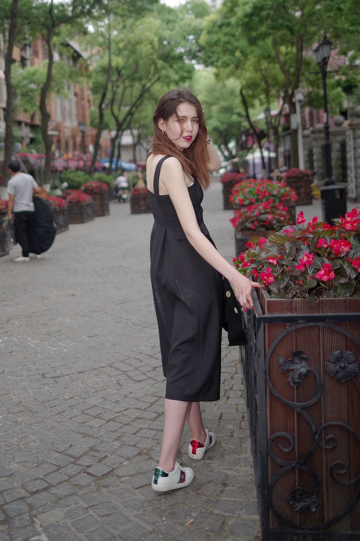 环境人像街拍黎黄陂路上的美女