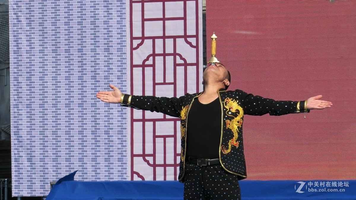 真功夫-吞铁球插宝剑