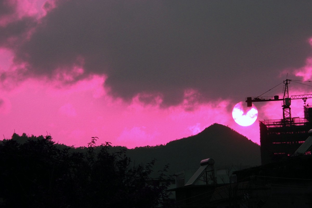 即将下山的太阳