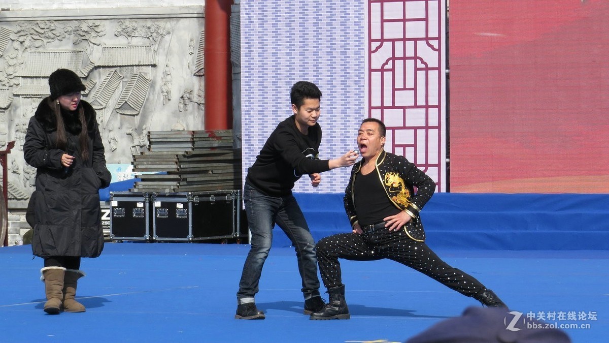 真功夫-吞铁球插宝剑