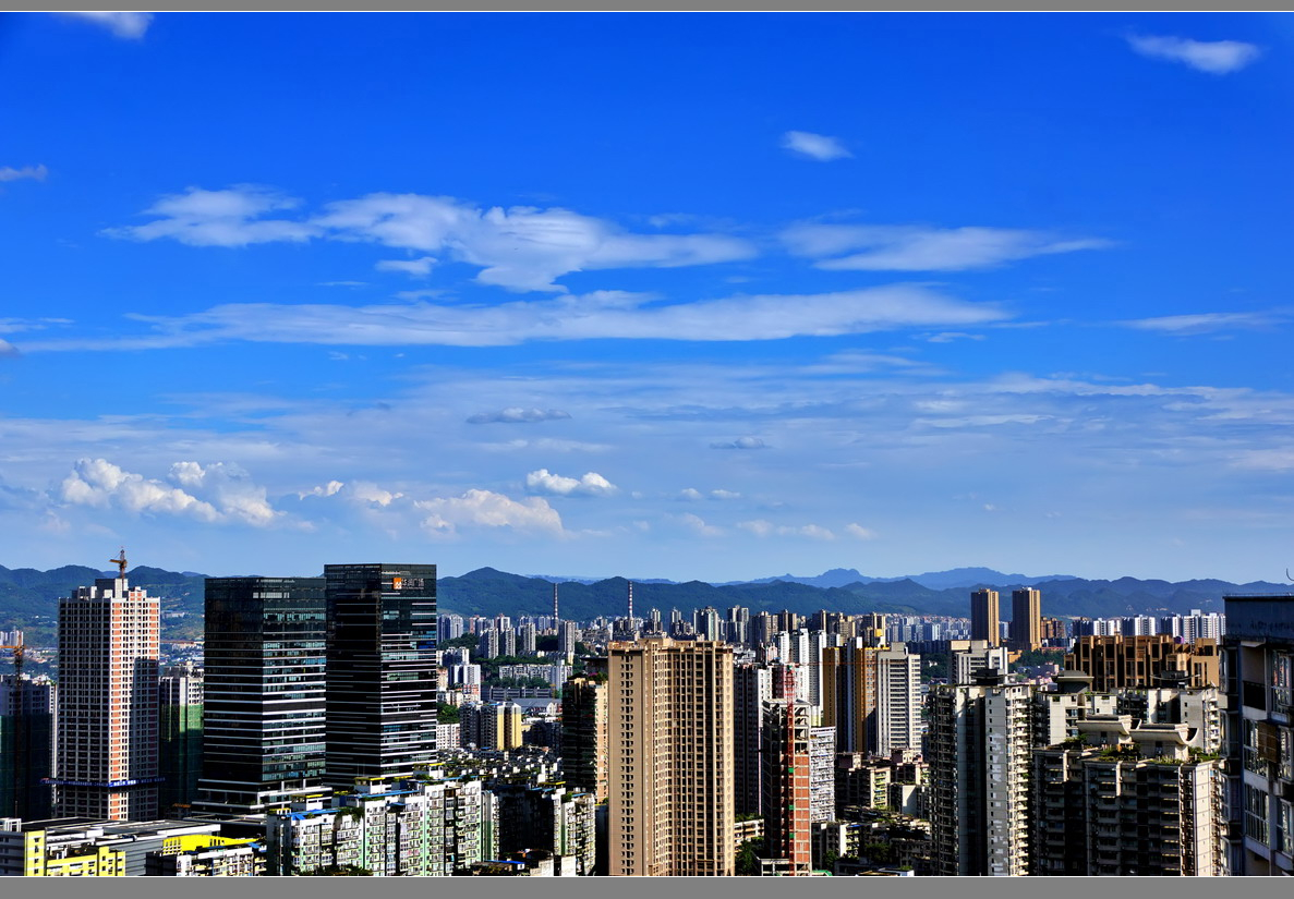 祝大家2016国庆节快乐发一组城市上空的蓝天白云7p