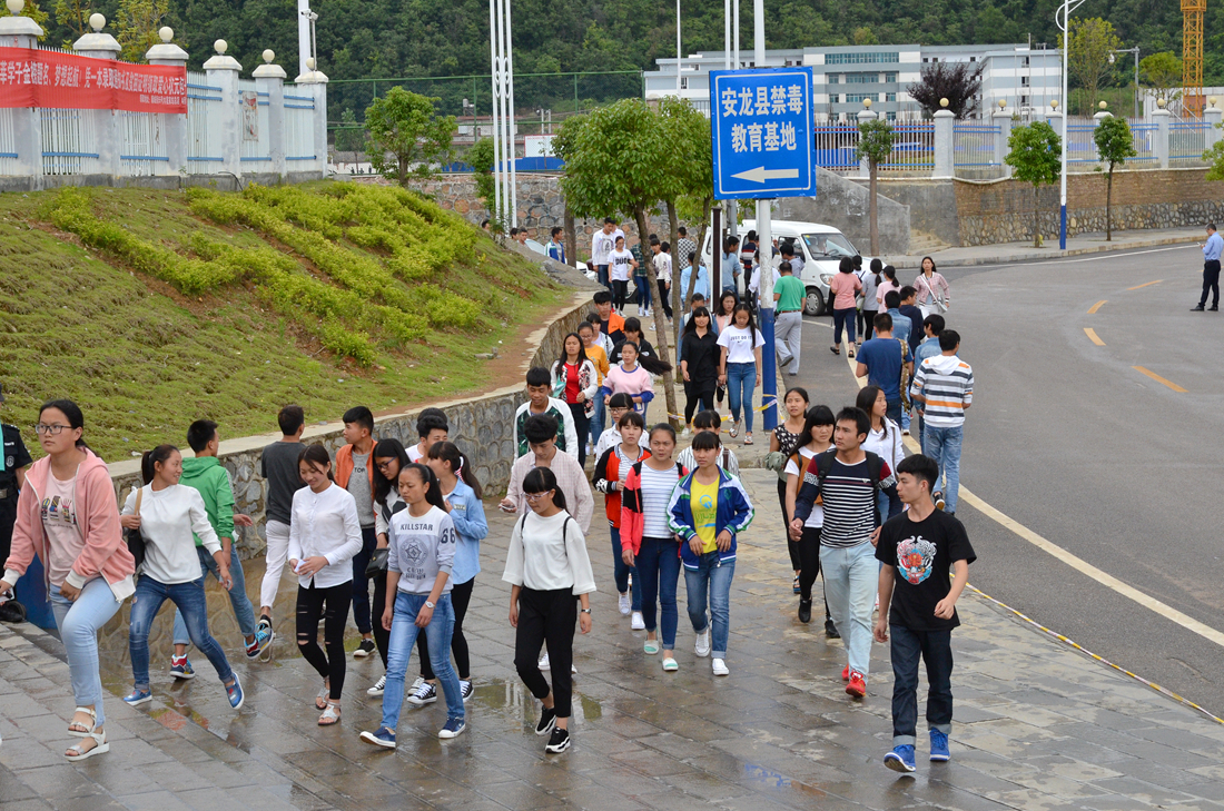 一年一度国考日。2016年当地高考纪实。