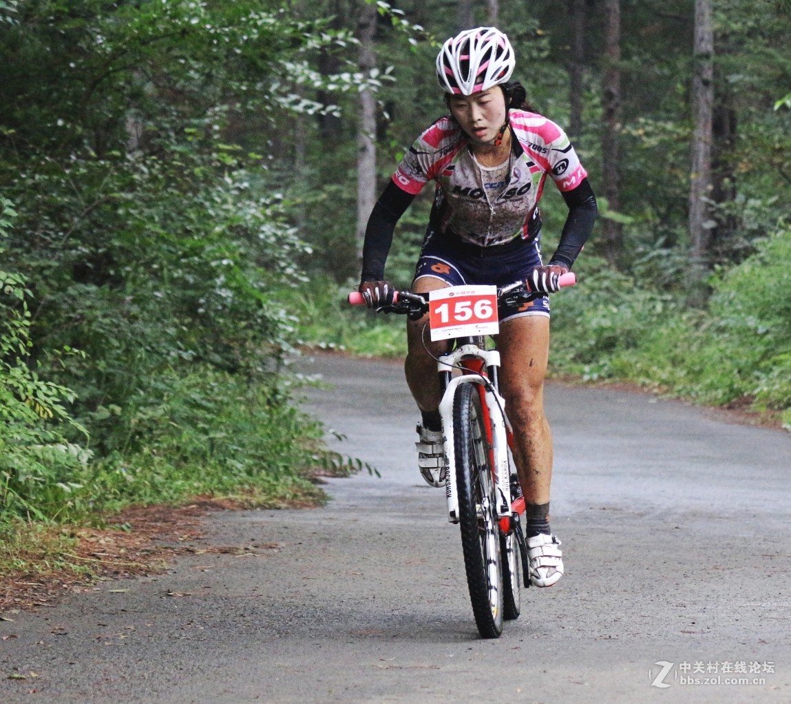 拐弯抹角上坡路