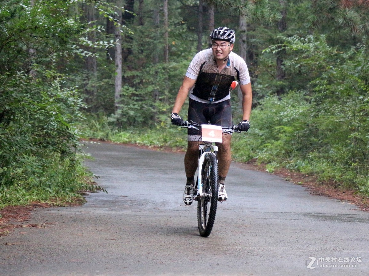 拐弯抹角上坡路