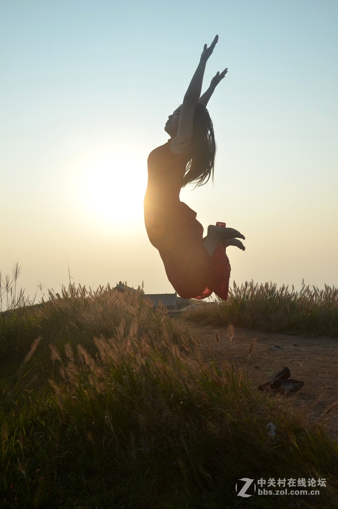大乌山顶蹭拍红衣女郎