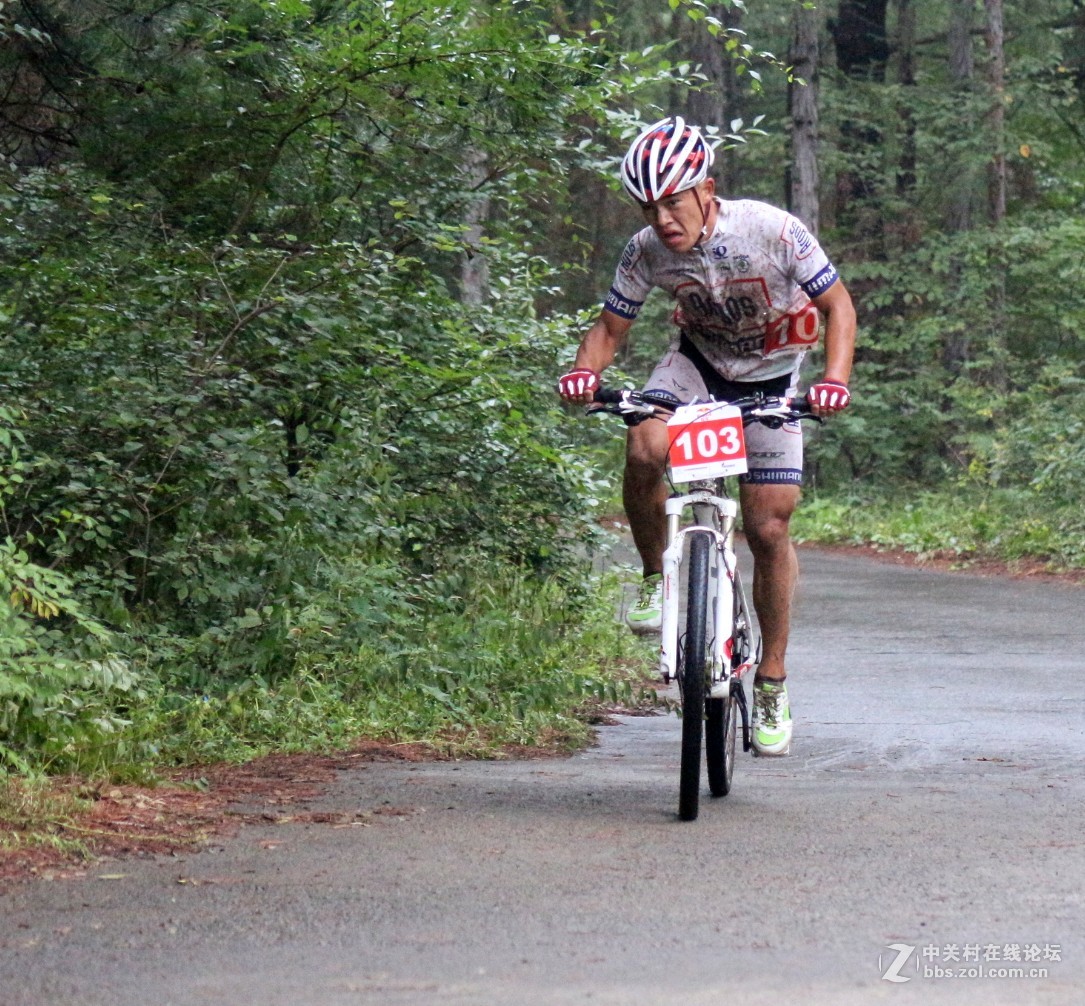拐弯抹角上坡路