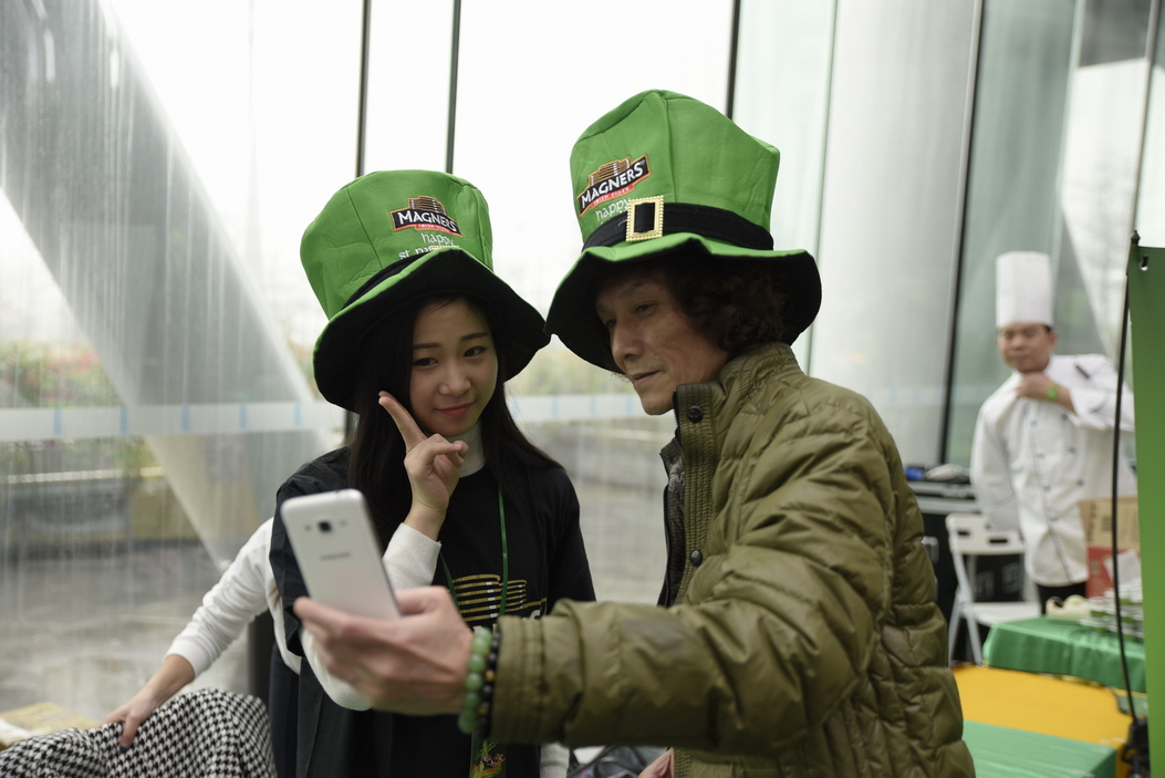 2016广州塔3月17 圣帕特里克节