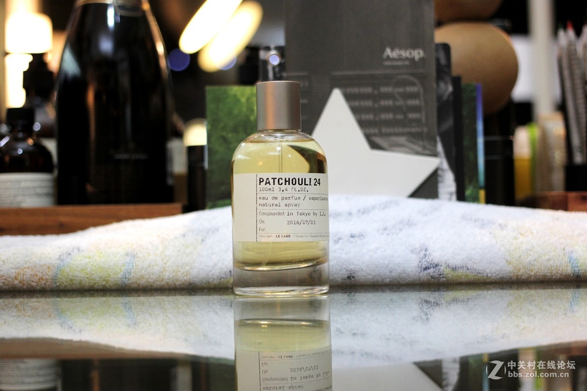 冷光色，高感大光圈下的试镜。