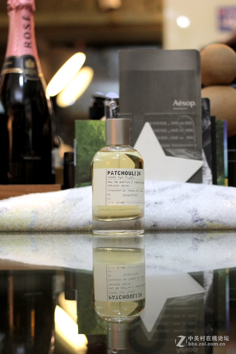 冷光色，高感大光圈下的试镜。