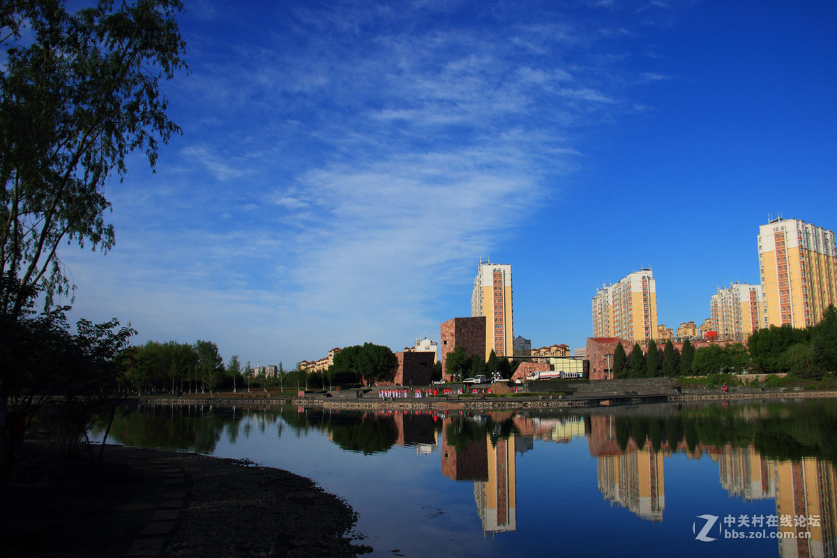 石博园晨景---恭贺“晚之秋”好友荣任《佳能5DsR星空(中国)》版主！