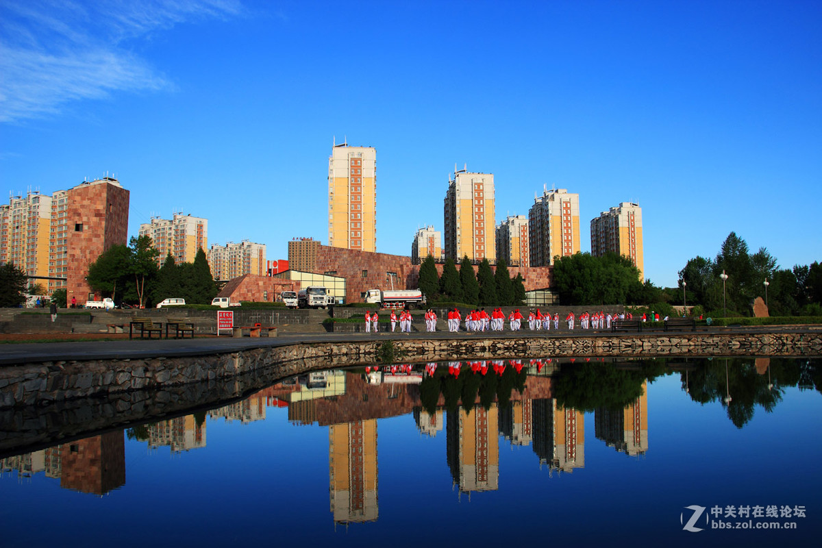 石博园晨景---恭贺“晚之秋”好友荣任《佳能5DsR星空(中国)》版主！