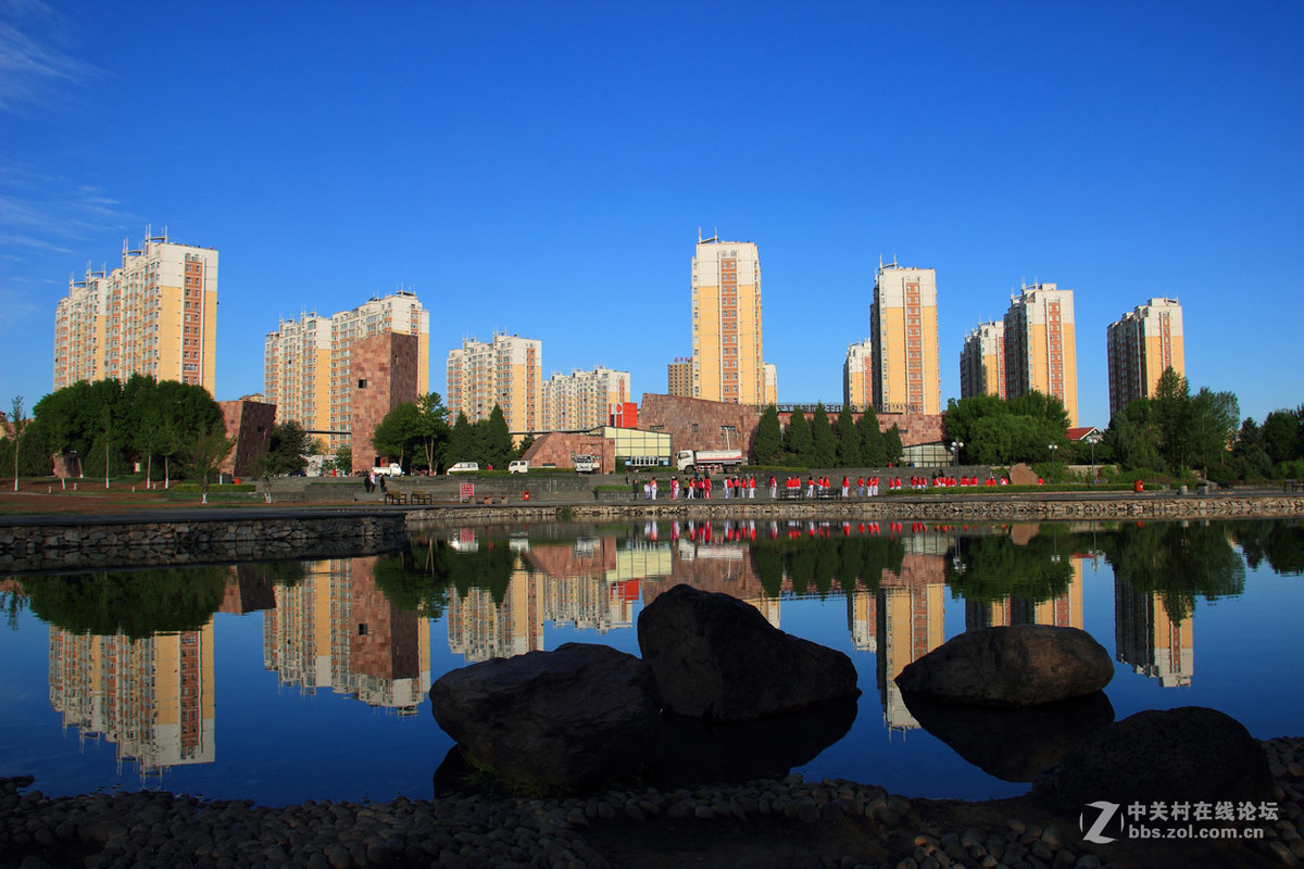 石博园晨景---恭贺“晚之秋”好友荣任《佳能5DsR星空(中国)》版主！