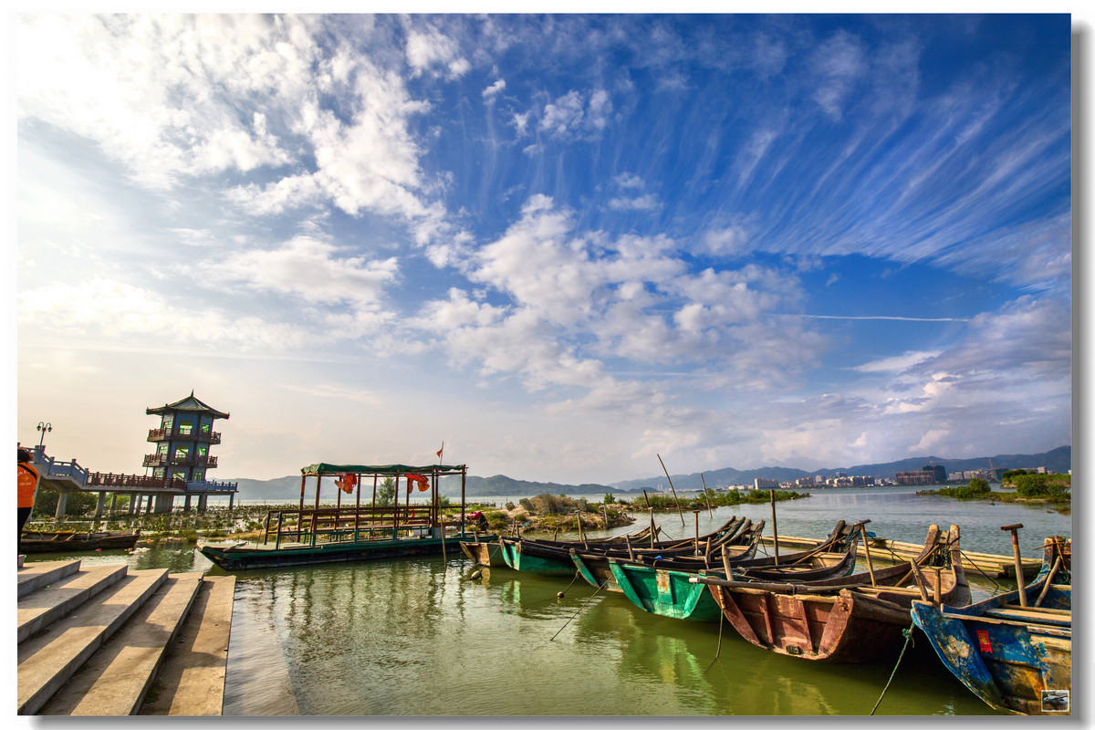 蓝天下的白沙村盐洲岛