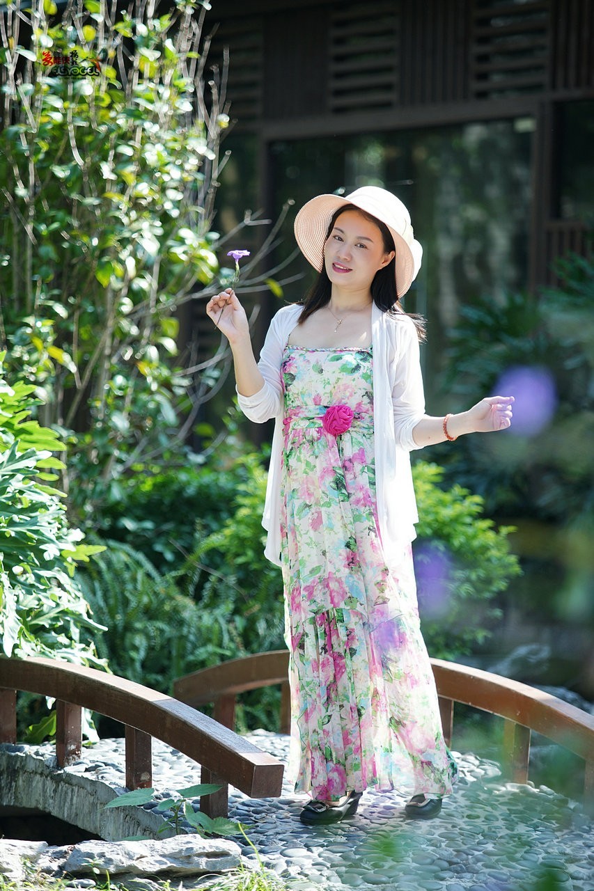 金秋【海珠湖外拍美女】 ----筱雅