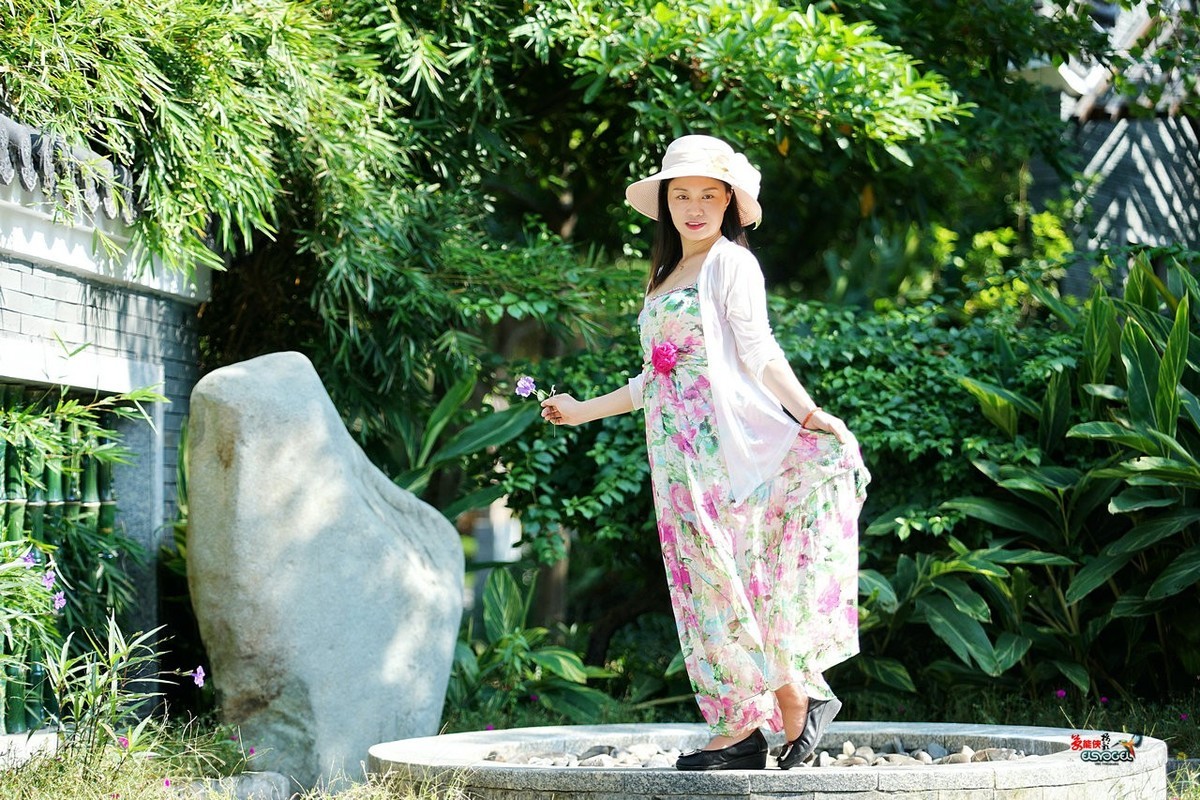 金秋【海珠湖外拍美女】 ----筱雅