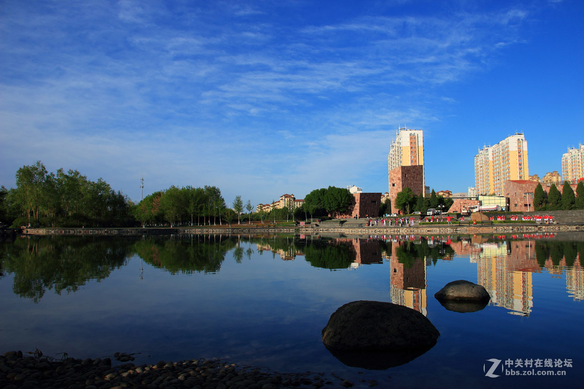 石博园晨景---恭贺“晚之秋”好友荣任《佳能5DsR星空(中国)》版主！