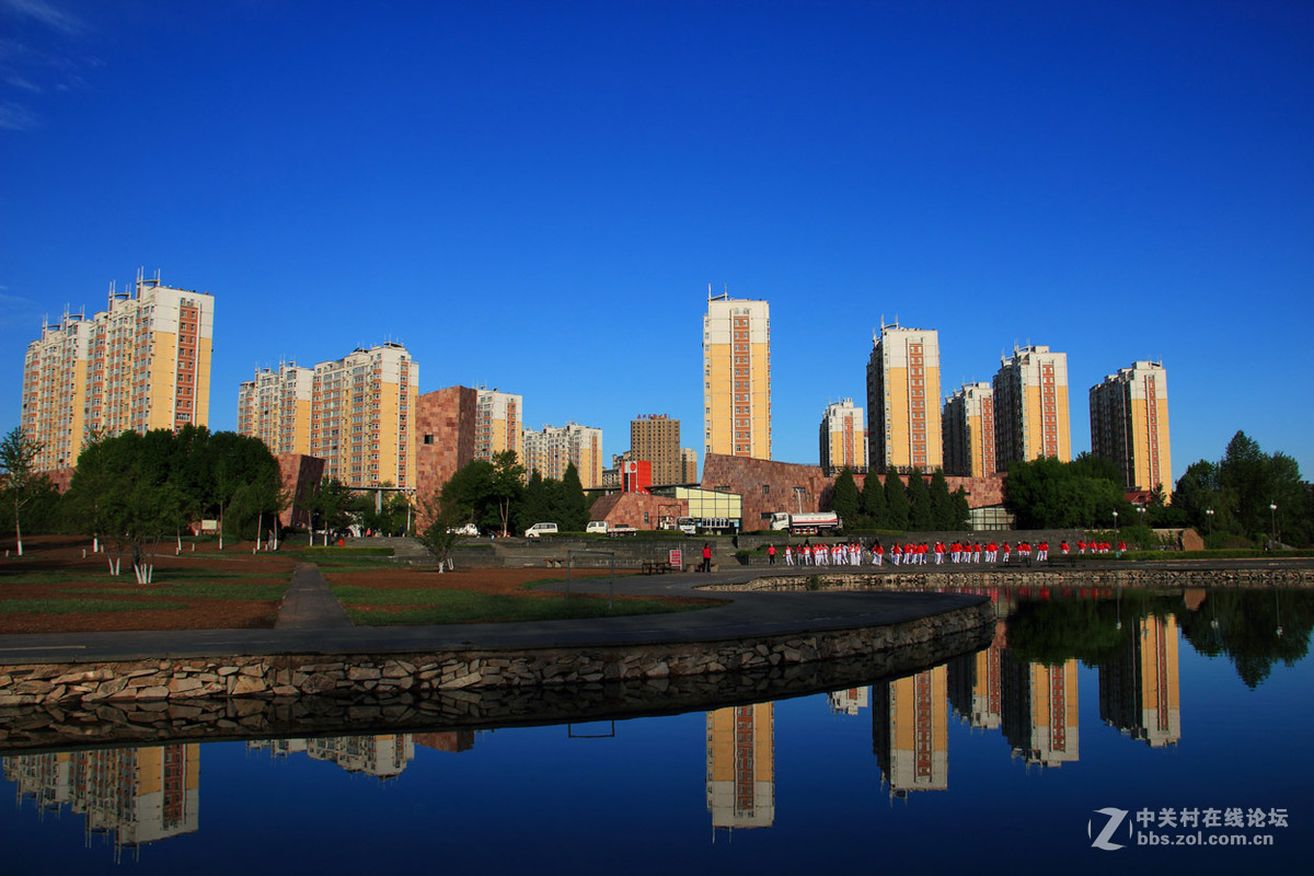 石博园晨景---恭贺“晚之秋”好友荣任《佳能5DsR星空(中国)》版主！