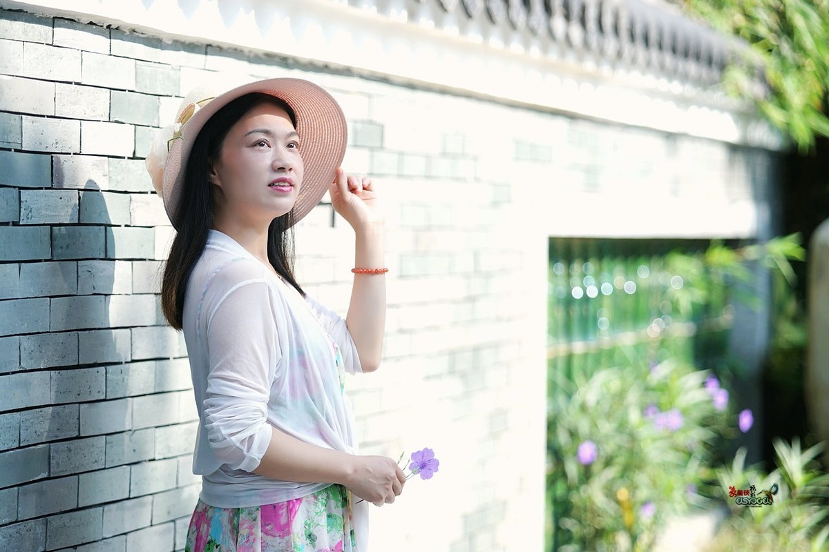 金秋【海珠湖外拍美女】 ----筱雅