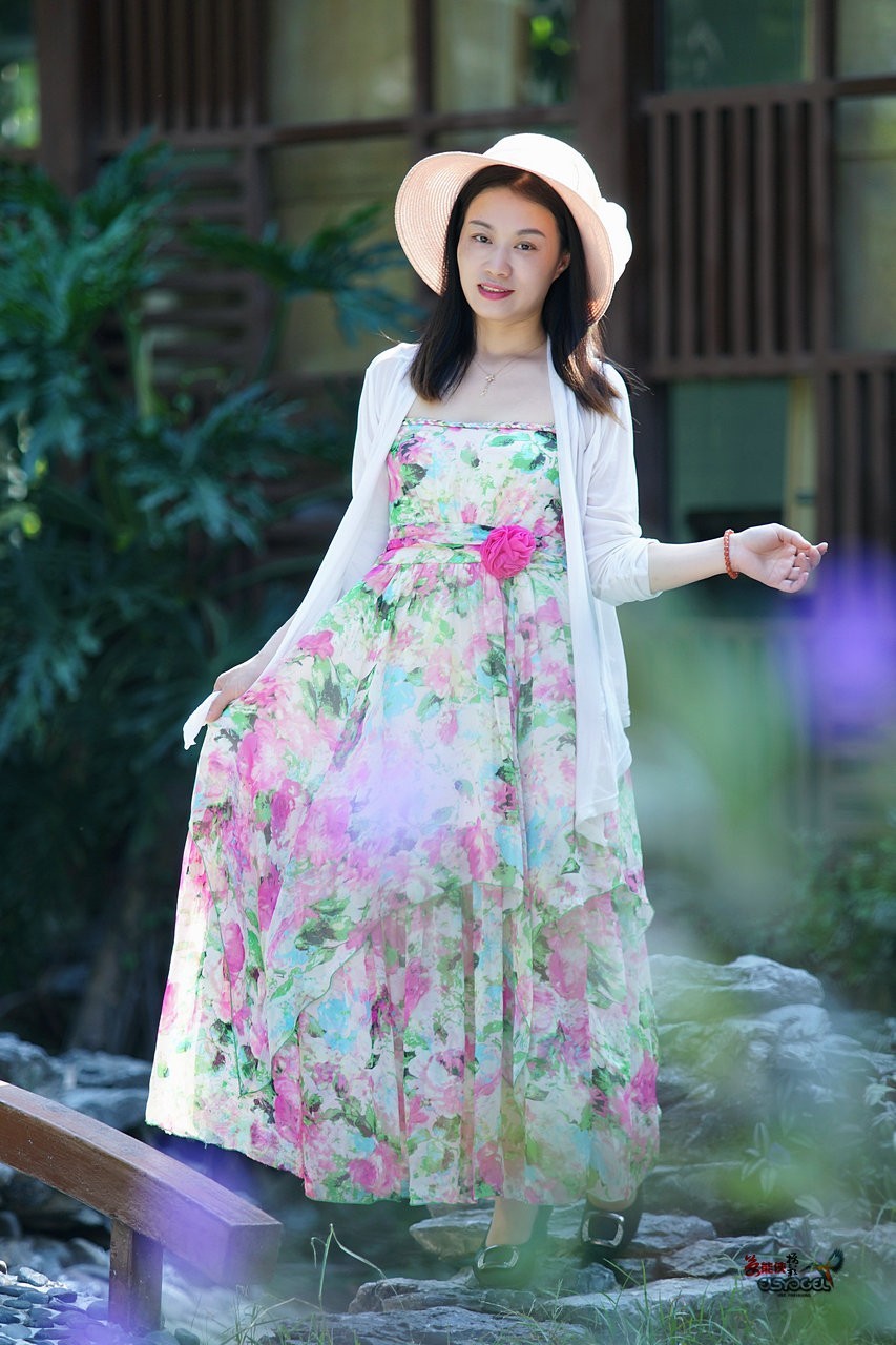 金秋【海珠湖外拍美女】 ----筱雅