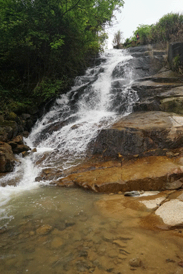 山间小溪