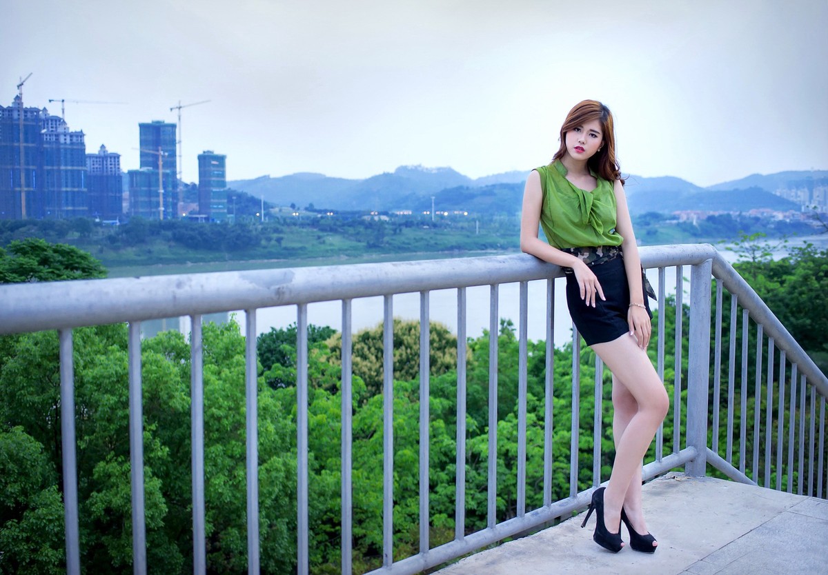 天桥上的风景。。。。。。。。。。！